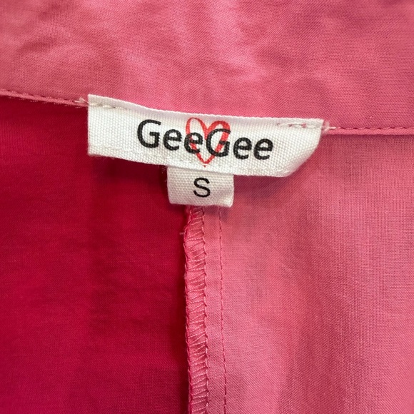 GeeGee Two-Tone Fuchsia & Hot Pink Split Front Button-Down Shirt - Picture 3 of 5